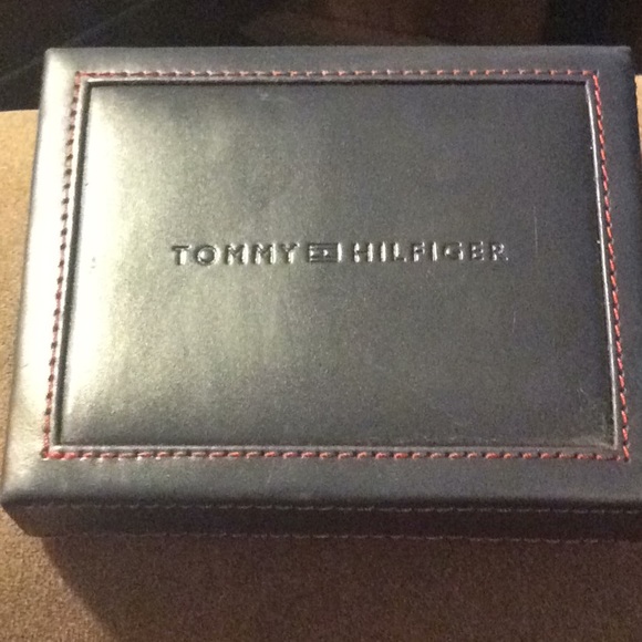 original tommy hilfiger wallets